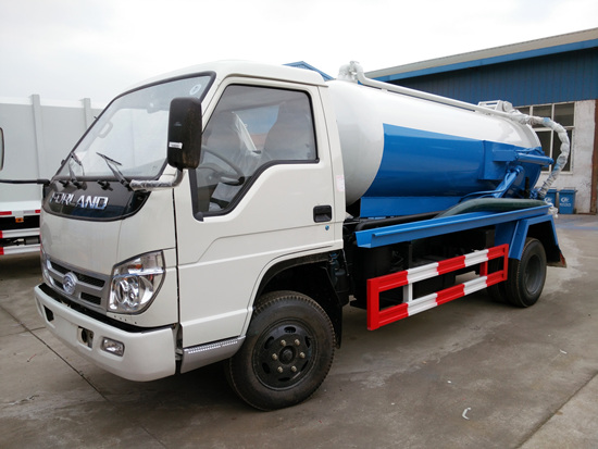 福田2.5方藍(lán)牌吸污車