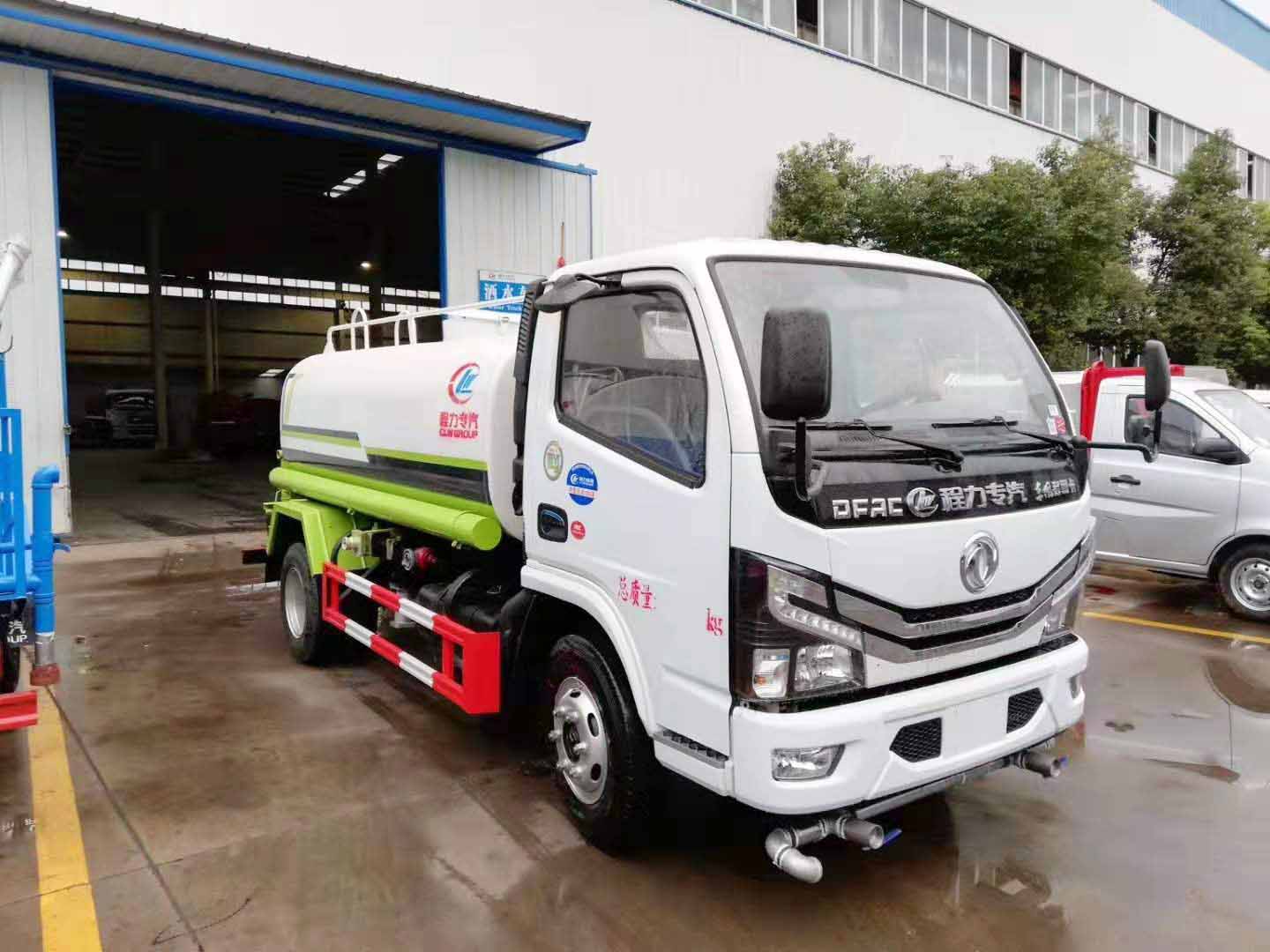 國(guó)六5方灑水車(chē)