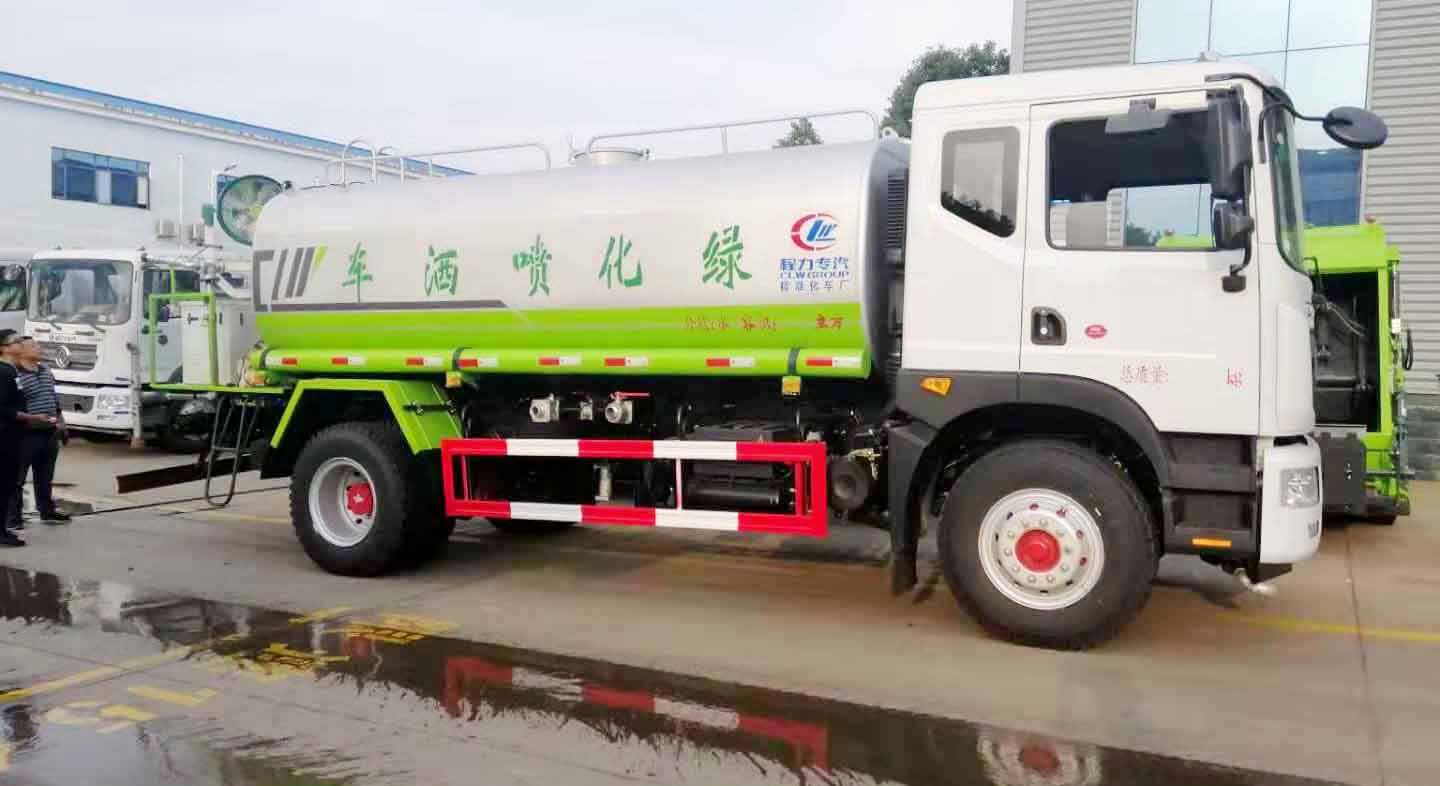 東風(fēng)15方灑水車(chē)